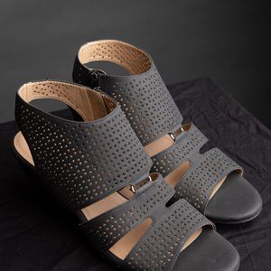Soul Wedge Sandals Black Size 8.5